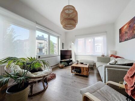berchem-sainte-agathe - appartement de 70 m² renove avec 2 c
