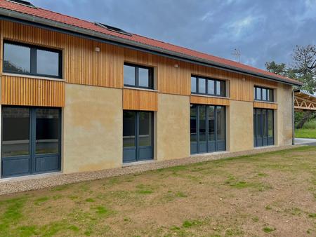 ancienne ferme entièrement rénovée avec soin située à coutras