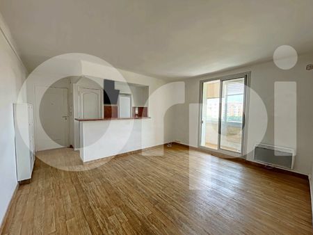 location appartement  51.73 m² t-3 à marseille 9  735 €