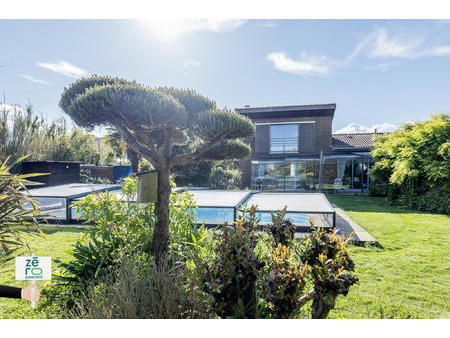 vente maison piscine à sainte-florence (85140) : à vendre piscine / 150m² sainte-florence