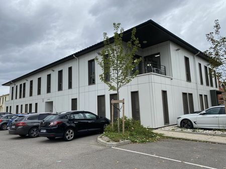 location de bureau de 195 m² à neuville-sur-saône - 69250