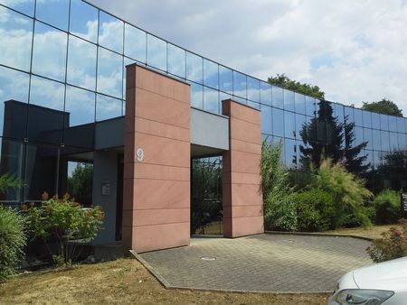location de bureau de 543 m² à oberhausbergen - 67205