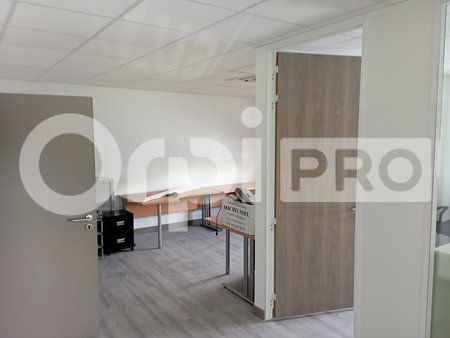 location de bureau de 140 m² à cormontreuil - 51350