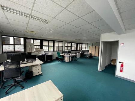 location de bureau de 163 m² à compiègne - 60200
