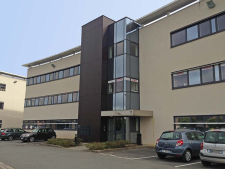 location de bureau de 685 m² à wasquehal - 59290