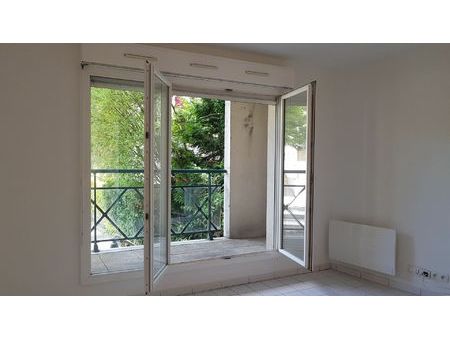 location appartement  m² t-1 à châtenay-malabry  794 €