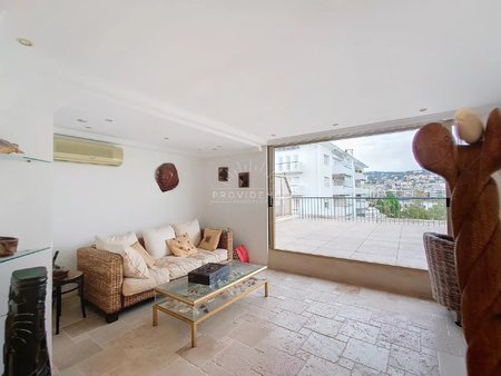 exclusivité nue-propriété superbe appartement dernier étage avec grande terrasse vue mer- 