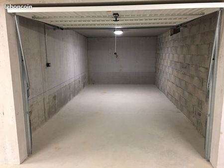 box garage fermé 22m2