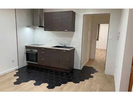 location appartement  m² t-1 à castelnaudary  535 €