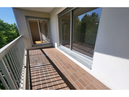 location appartement 3 pièces 86 m² clermont-ferrand (63000)
