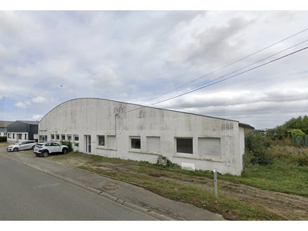 entrepôt / local industriel saint martin des champs 850 m2