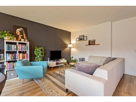 appartement te koop in sint-amandsberg met 2 slaapkamers