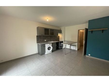 location appartement 2 pièces 46 m² pertuis (84120)