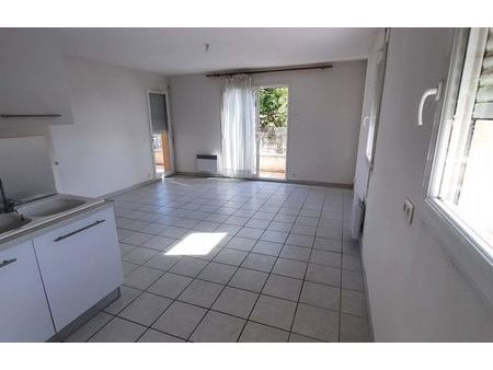 location appartement 3 pièces 57 m² pertuis (84120)