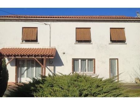 vente maison 7 pièces 155 m² saint-jean-d'angély (17400)
