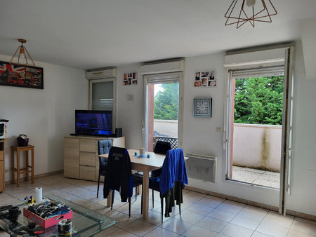 appartement de type 2 loué  idéal investisseur !!!