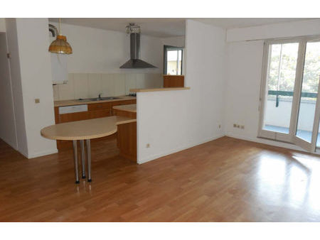 location appartement 4 pièces 86 m² pau (64000)