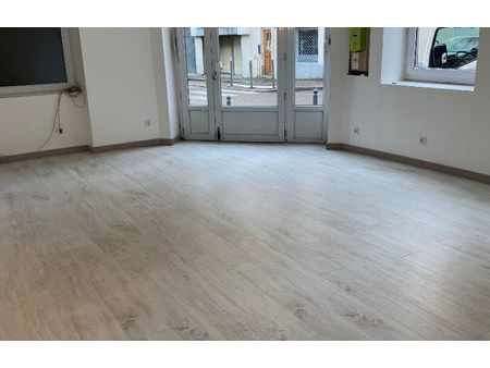 location commerce 30 m² oullins (69600)