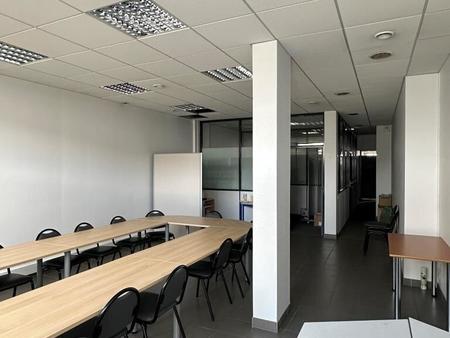 location bureaux et commerces à saint-nazaire (44600) : à louer / 1390m² saint-nazaire