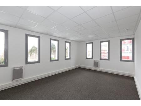 location bureaux et commerces à saint-nazaire (44600) : à louer / 17m² saint-nazaire