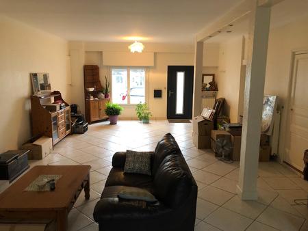 location maison à saint-herblain bourg-solvardière-pelousière (44800) : à louer / 140m² sa