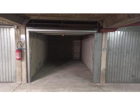 location garage box et parking à rennes centre ville (35000) : à louer / 13m² rennes centr