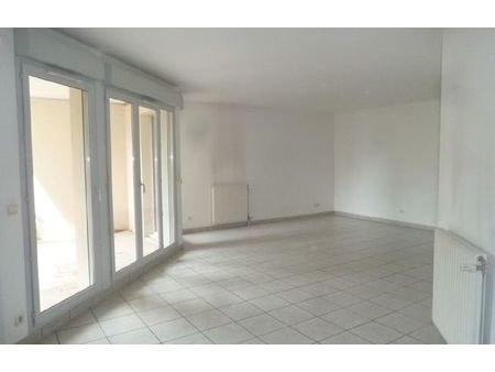 location appartement 3 pièces 79 m² mâcon (71000)