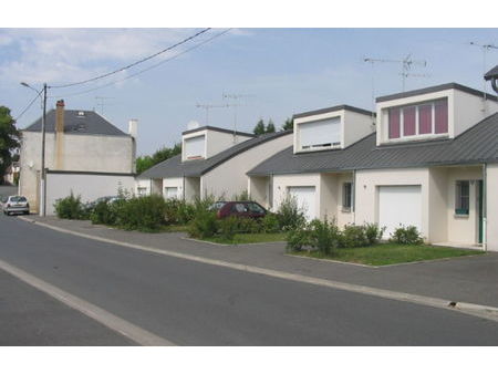 location maison 4 pièces 81 m² issoudun (36100)