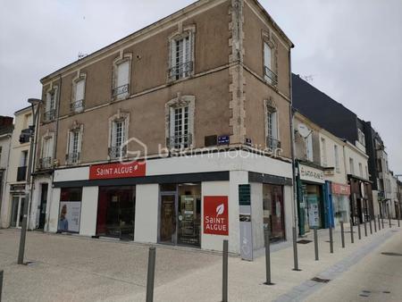 vente bureaux et commerces à la roche-sur-yon centre ville (85000) : à vendre / la roche-s