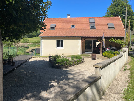 maison en pierre rénové avec 3 chambres