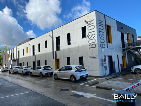 vente bureaux et commerces à la roche-sur-yon zad - zi nord (85000) : à vendre / 58m² la r