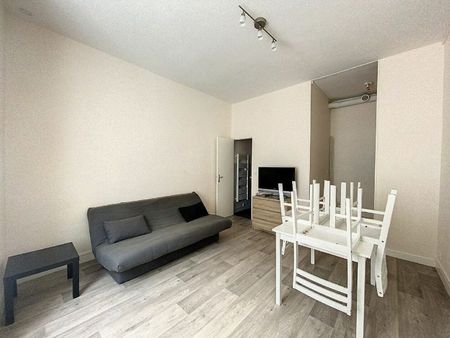 location appartement  m² t-0 à saint-flour  270 €