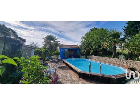 vente maison piscine à saint-denis-du-payré (85580) : à vendre piscine / 79m² saint-denis-