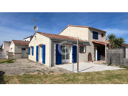 vente maison à saint-vincent-sur-jard (85520) : à vendre / 72m² saint-vincent-sur-jard