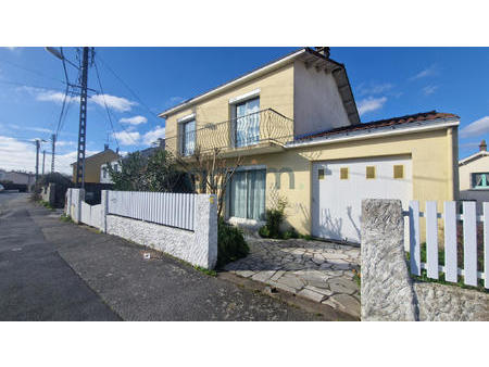 vente maison à la roche-sur-yon (85000) : à vendre / 107m² la roche-sur-yon