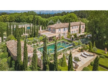 luxurious property with landscaped garden close to saint rmy de provence    pr 13210 villa