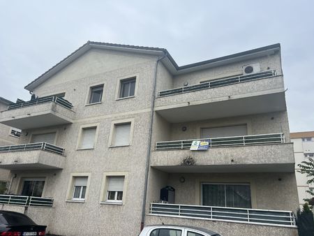appartement t3 de 75 60 m² avec terrasse et 2 places de parking