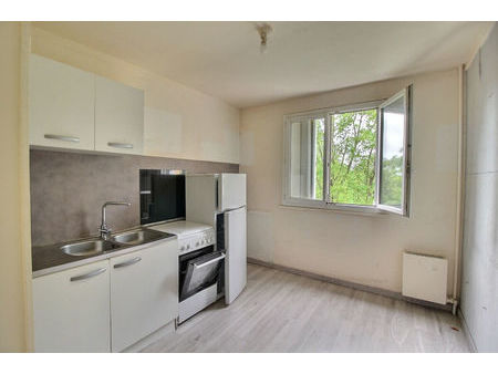 appartement reims - 76 m² - 2 chambres - balcon - a rafraichir -