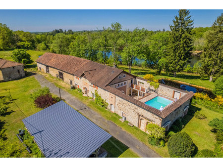 un véritable bijou de propriété avec piscine dans un style italien  à la fois élégante et 