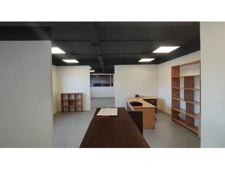 a louer local commercial/bureaux 150 m² - la trinite