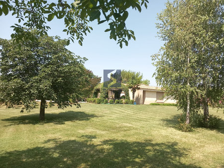 villa d'architecte avec vue et piscine