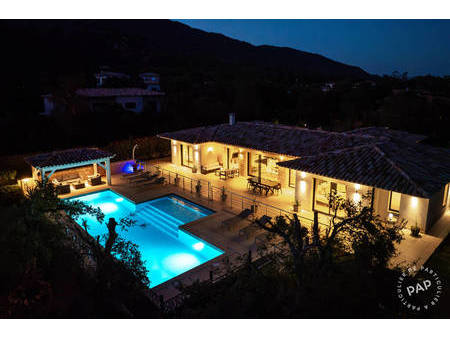 villa piscine chauffée  4 chambres + 4 salles de bains. classée 5 étoiles. réservation de 