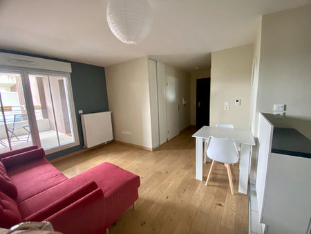 appartement meublé vert saint denis 2 pièce(s) 39 m2