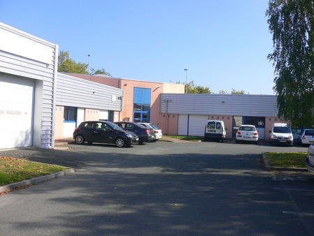 location bureaux et commerces à la roche-sur-yon (85000) : à louer / 30m² la roche-sur-yon