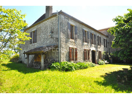 ancien presbytère  4 chambres  dépendance sur 3 200 m2 de te