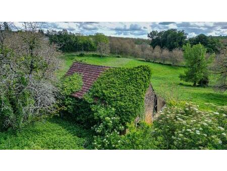 gourdon  exclusivité  grange  grangette et hangar sur 1 19 ha