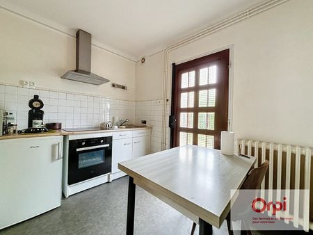 location appartement  40.13 m² t-3 à montluçon  455 €