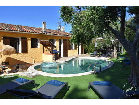 villa provençal avec piscine  8 personnes. la villa le rayol de 180 m2 se situe au coeur d