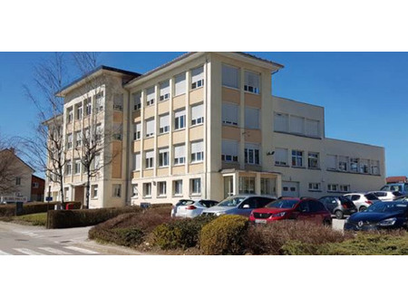 location de local commercial de 3 500 m² à charquemont - 25140