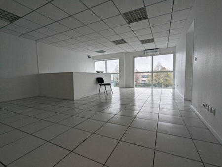 location de bureau de 162 m² à évreux - 27000